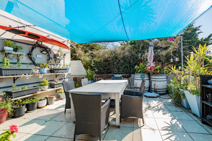 13 Bedroom Property for Sale in Sunset Beach Western Cape